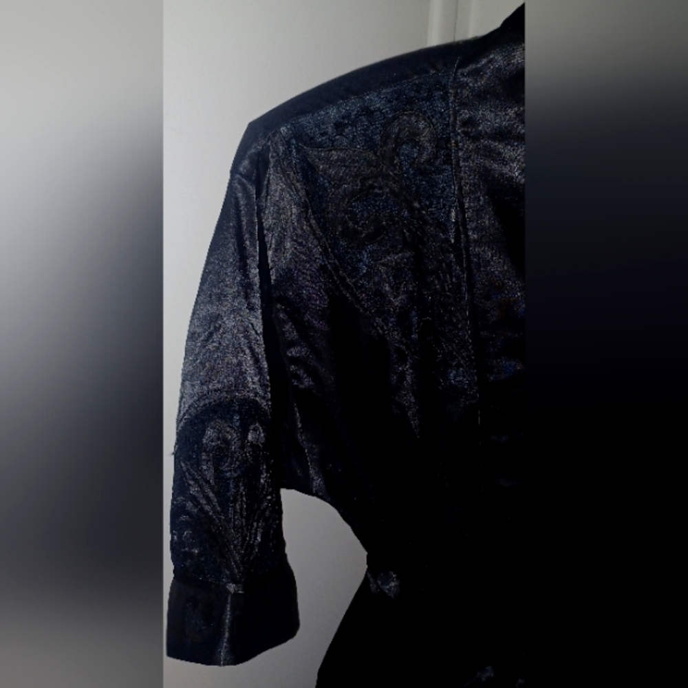 Vintage Robe - Picture 3 of 5